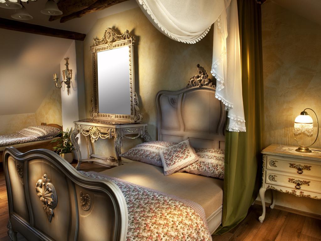 Lichtenstein Lva Apartman Břeclav Zimmer foto