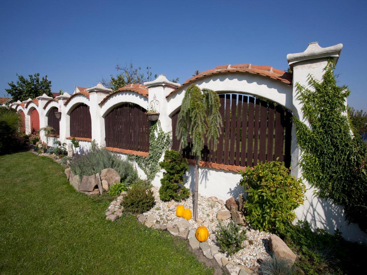 Lichtenstein Lva Apartman Břeclav Exterior foto